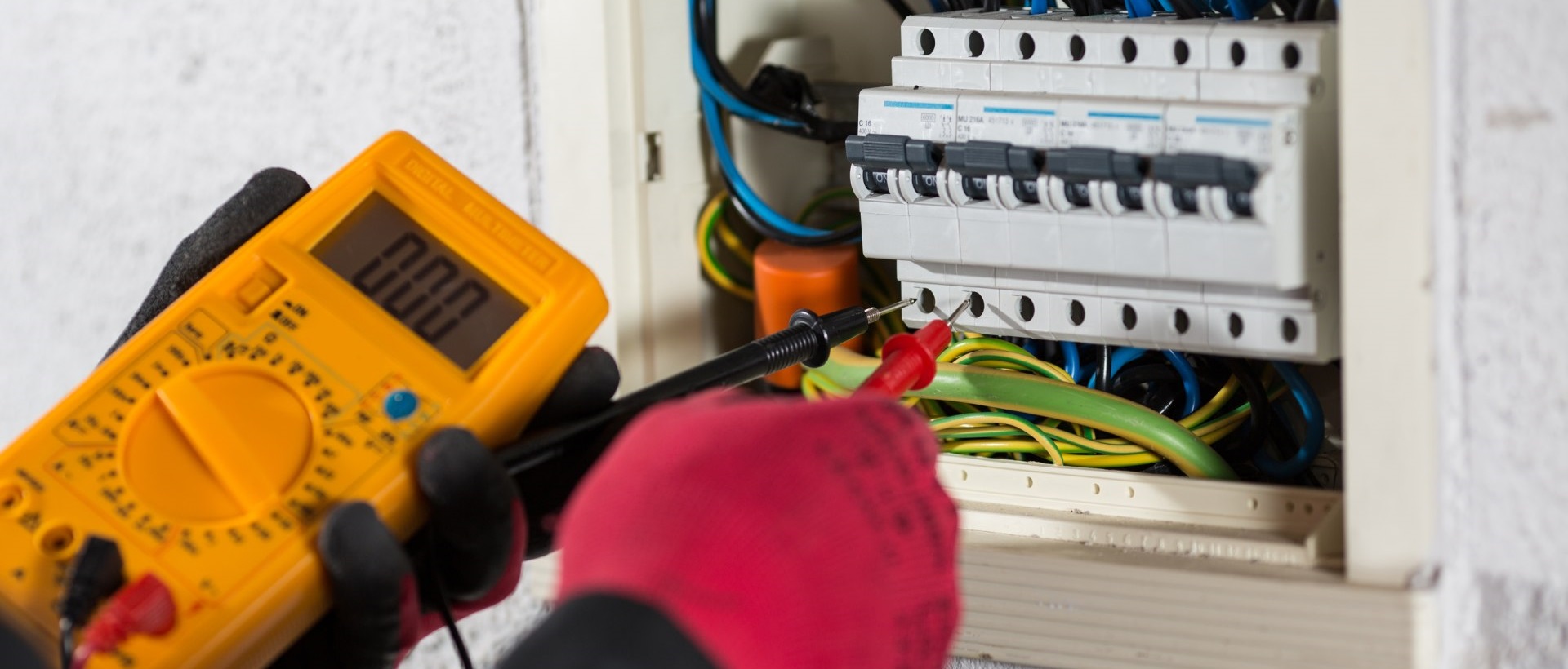 Electricians TW5